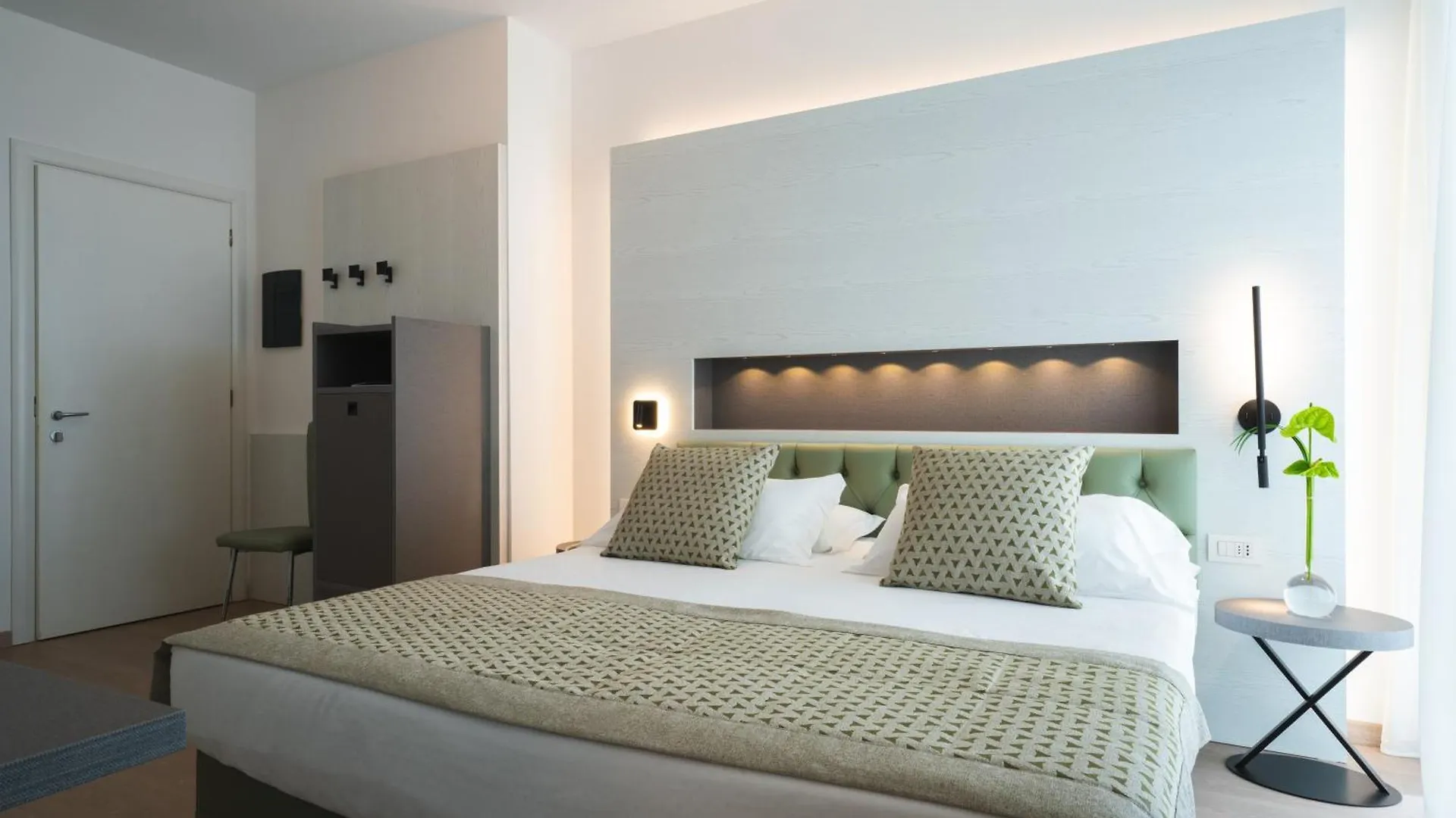 Jesolopalace Hotel & Aparthotel  Лидо-ди-Езоло