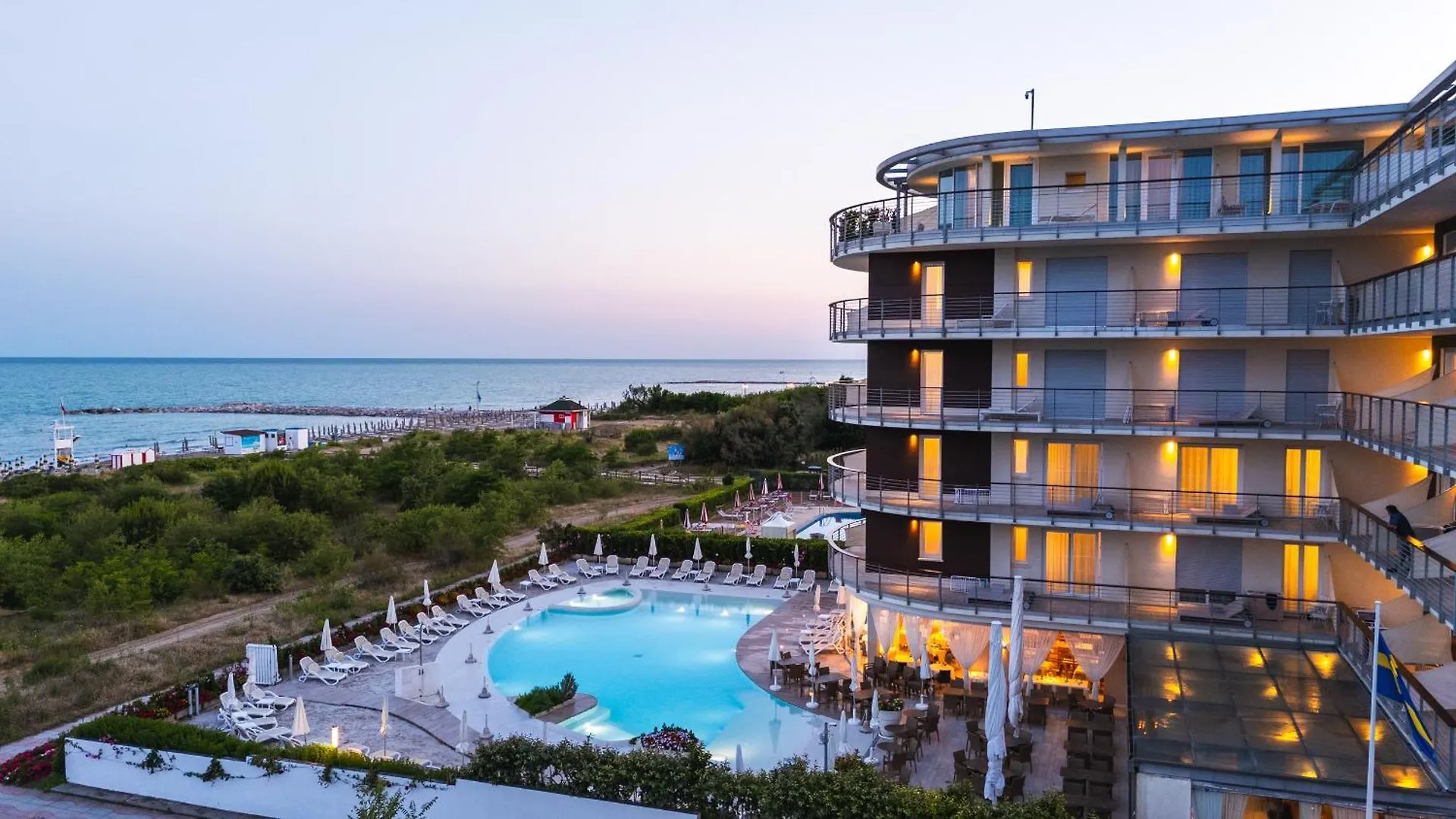 Jesolopalace Hotel & Aparthotel  Лидо-ди-Езоло